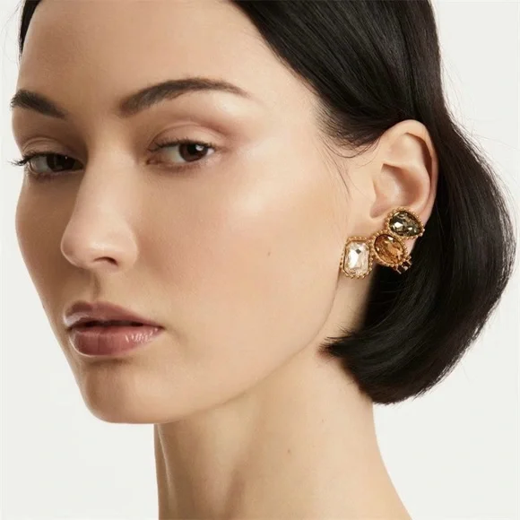 OSCAR de La Renta • Neutrals. Emerald-Cut Scramble Ear Cuffs Clip On. - Picture 7 of 7